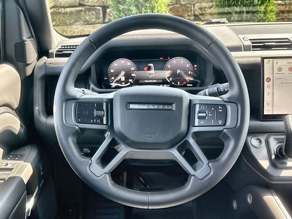 Certified 2025 Land Rover Defender 130 X-Dynamic SE image 21