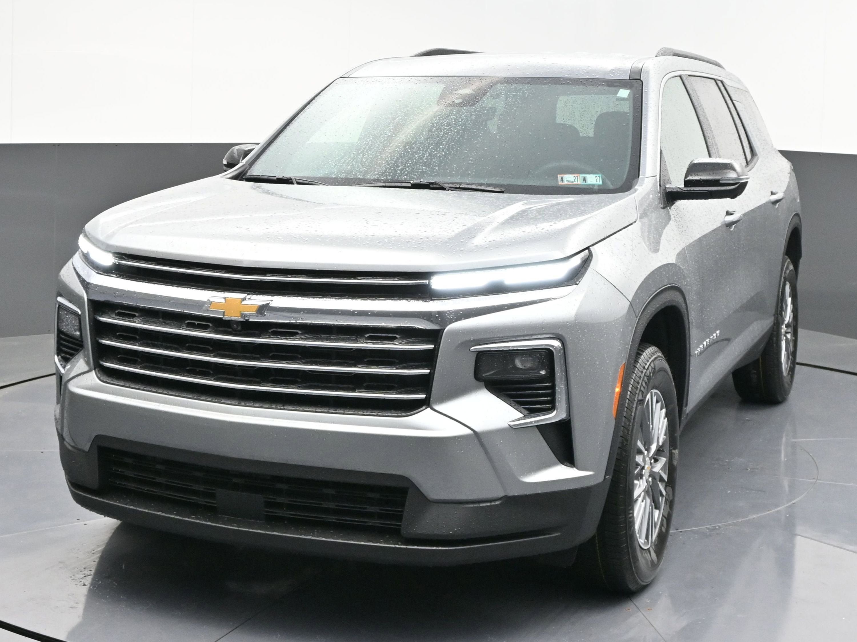 New 2026 Chevrolet Traverse LT FWD image 3