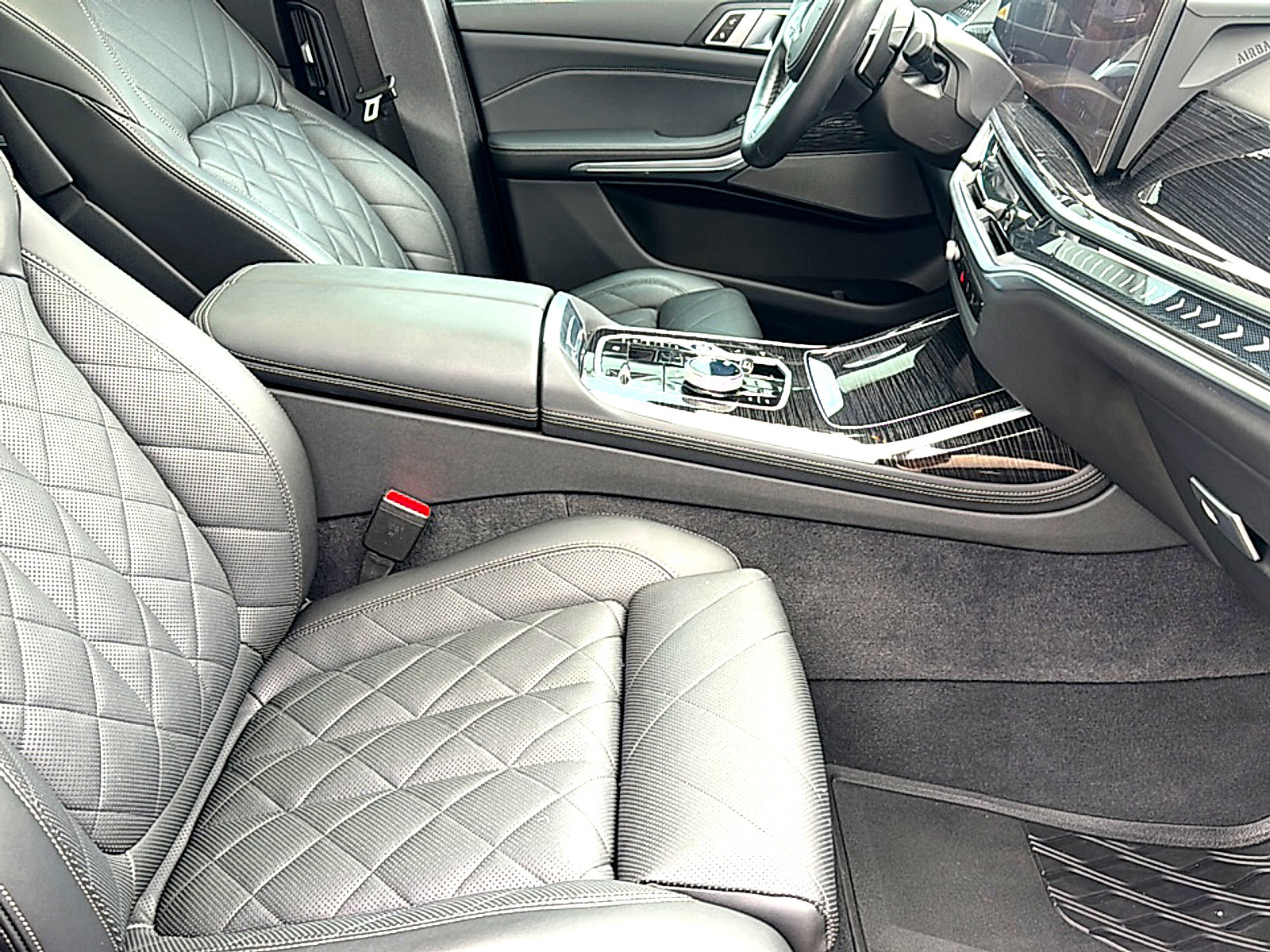 Used 2024 BMW X7 xDrive40i w/ Executive Package AWD/4WD image 25
