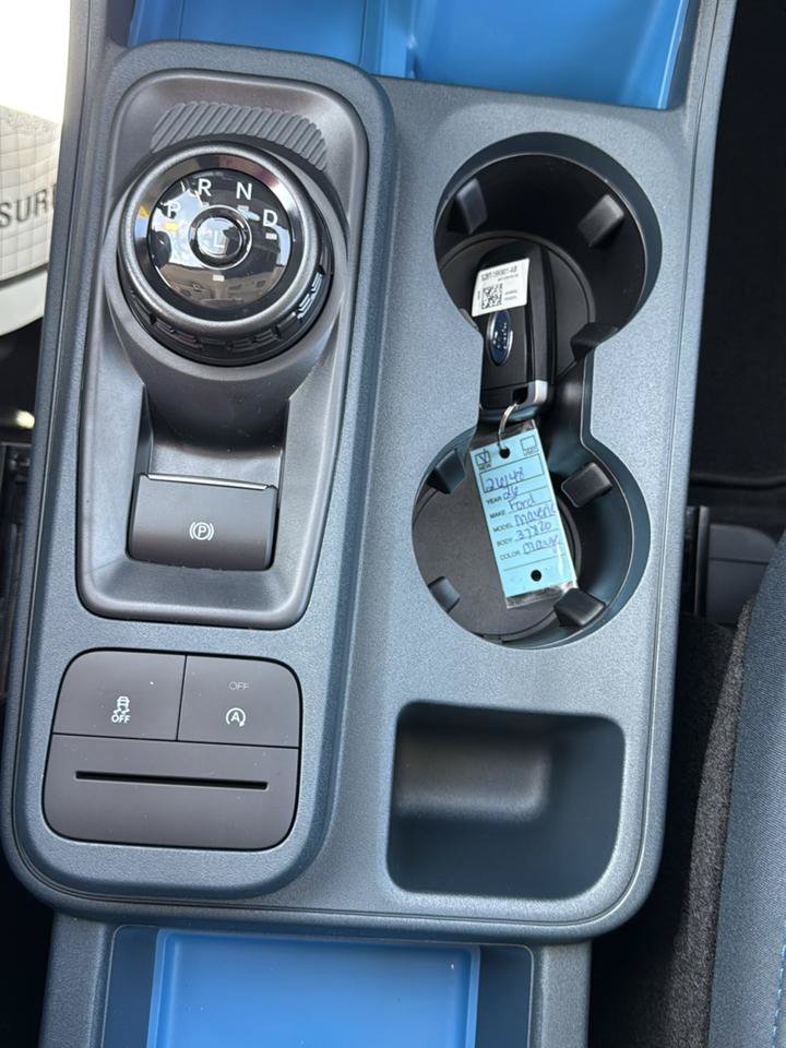 New 2026 Ford Maverick XLT w/ XLT Luxury Package FWD image 32
