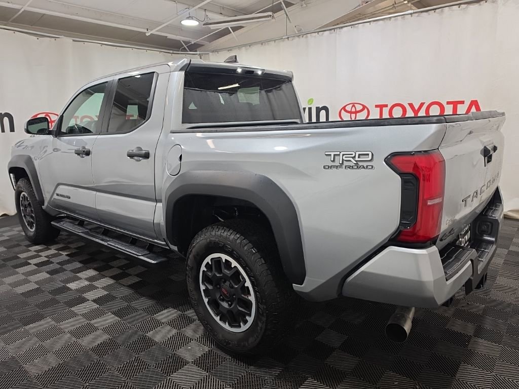 Used 2024 Toyota Tacoma TRD Off-Road image 4