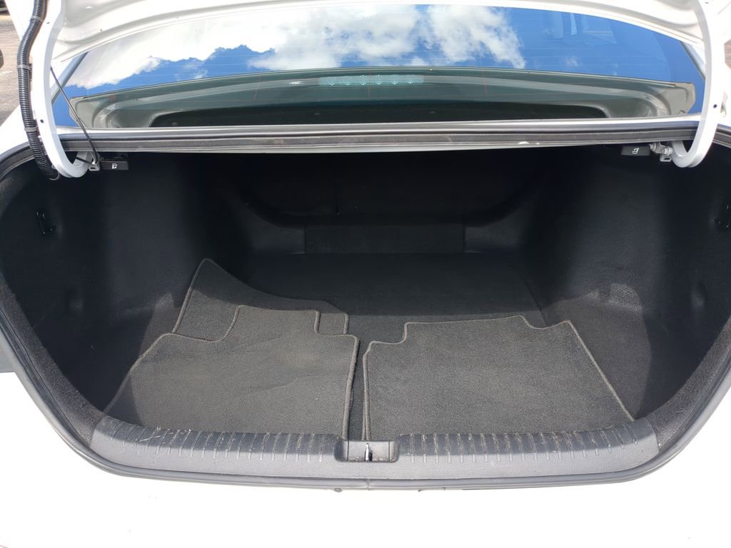 Used 2023 Honda Accord Touring image 9