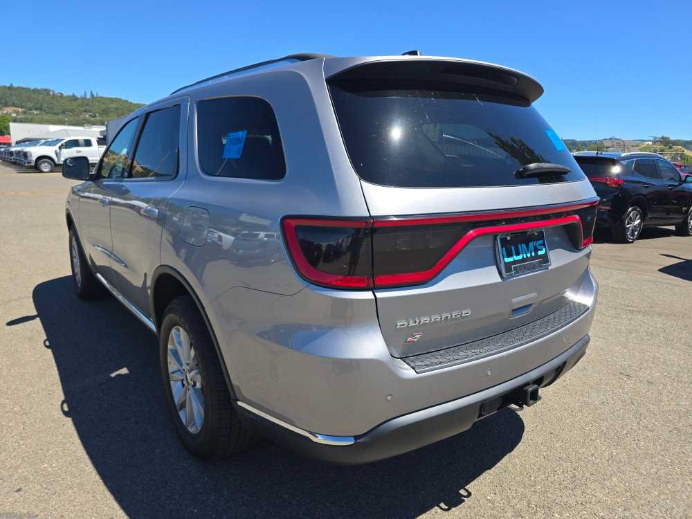 Used 2021 Dodge Durango SXT AWD/4WD image 2