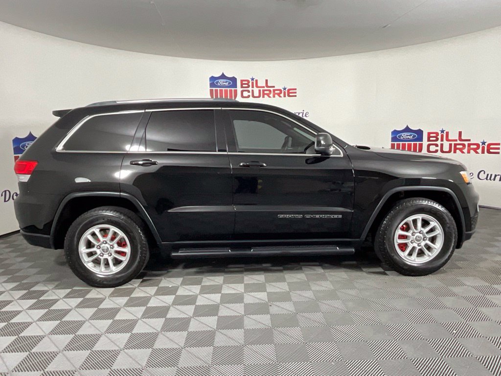 Used 2018 Jeep Grand Cherokee Laredo RWD image 2