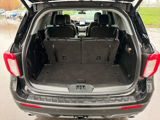 Certified 2022 Ford Explorer XLT w/ Equipment Group 202A AWD/4WD image 24