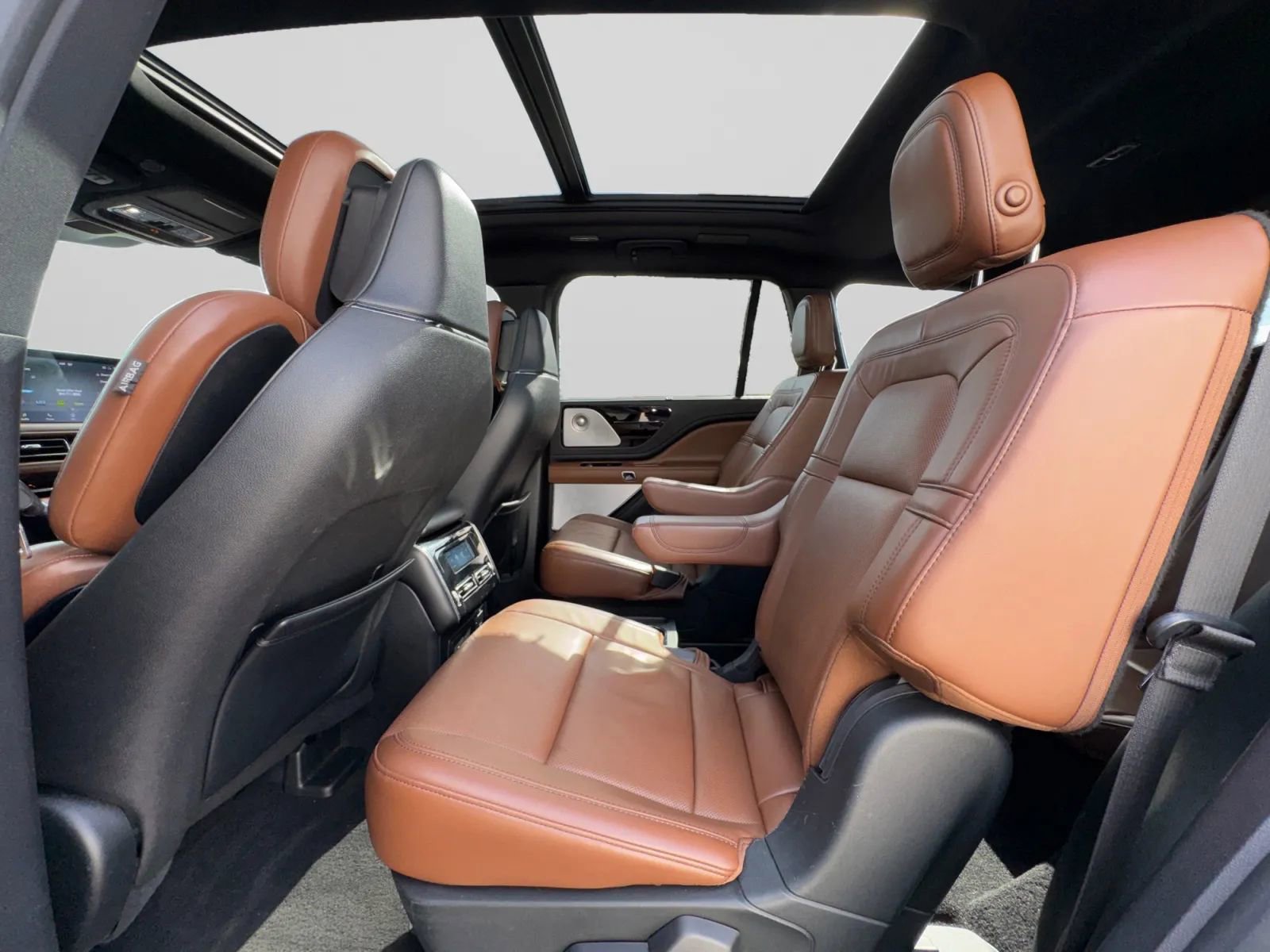 Used 2020 Lincoln Aviator Reserve w/ Equipment Group 201A image 27