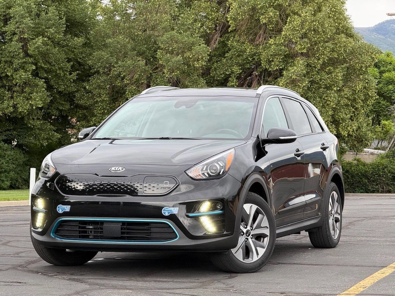 Used 2020 Kia Niro EX Premium FWD image 1