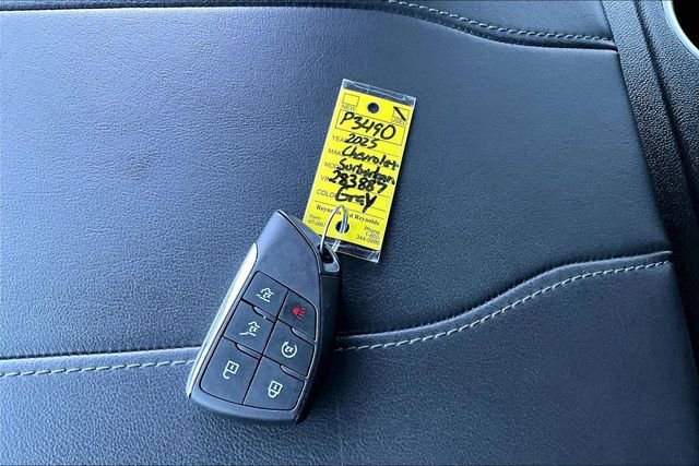Used 2025 Chevrolet Suburban Z71 AWD/4WD image 36