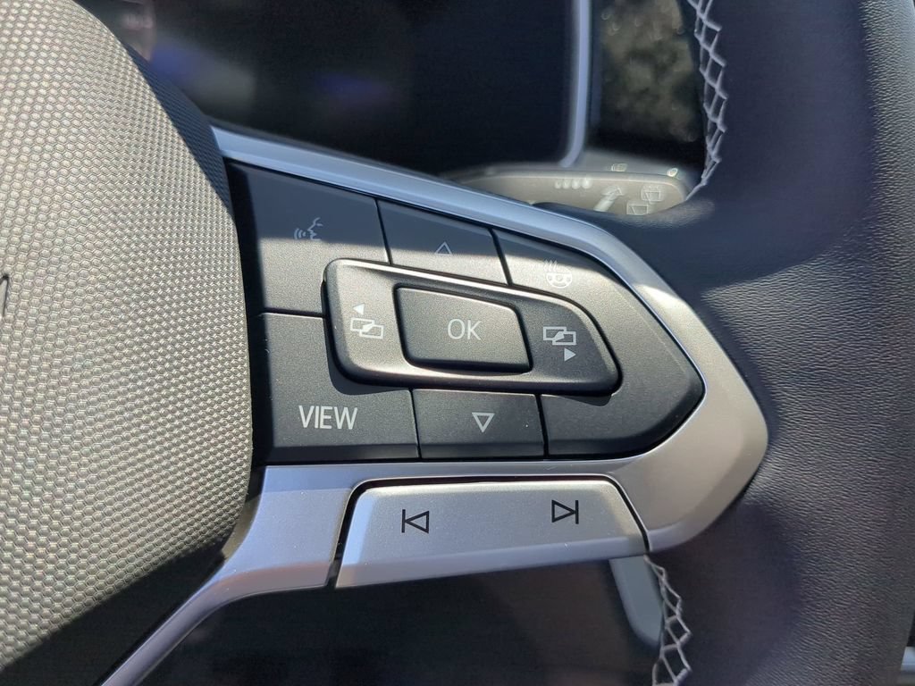 New 2026 Volkswagen Taos SE FWD image 28