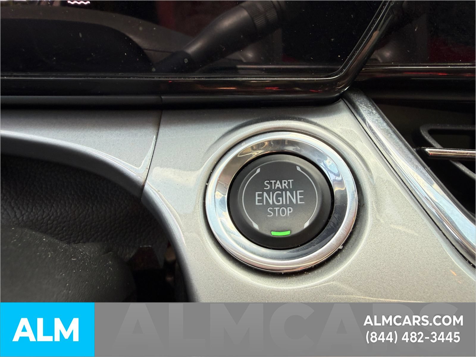 Used 2025 Chevrolet Trax LT FWD image 23