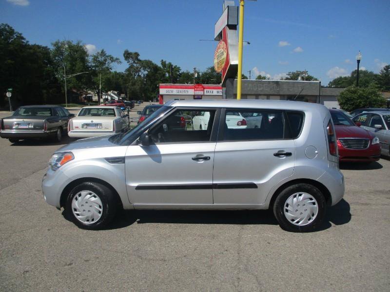 Used 2011 Kia Soul FWD image 4