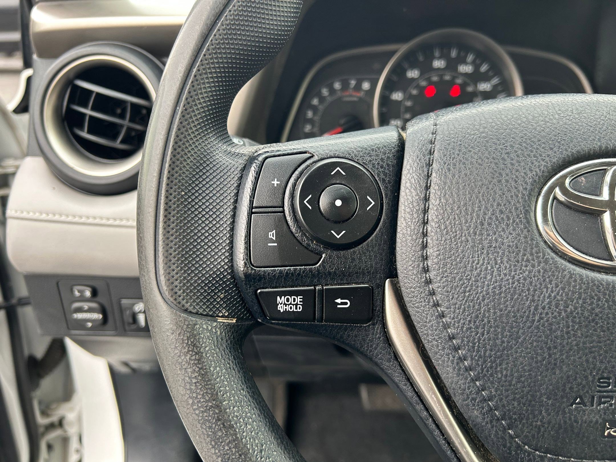 Used 2015 Toyota RAV4 XLE image 14