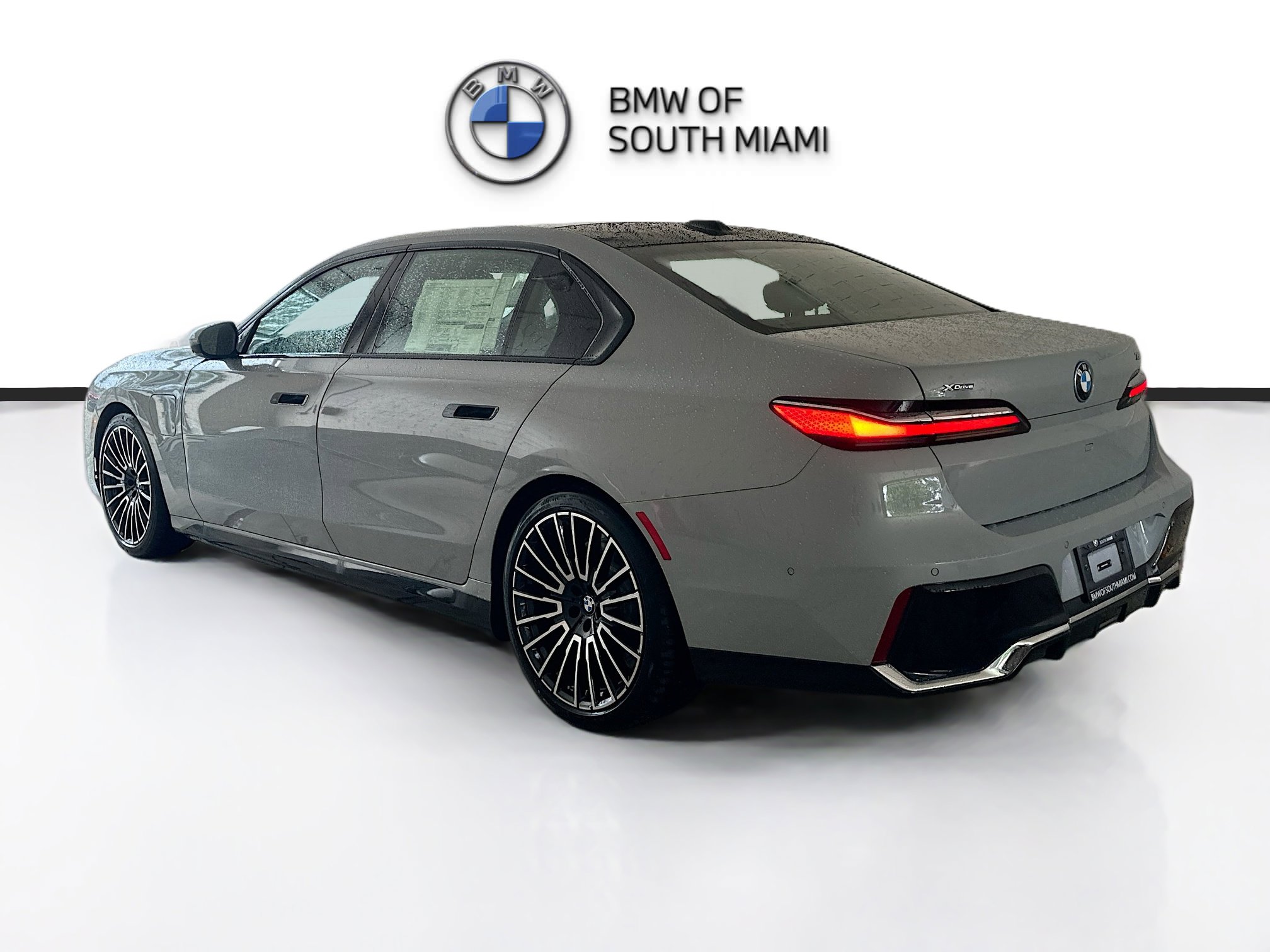 New 2026 BMW 750e xDrive image 4