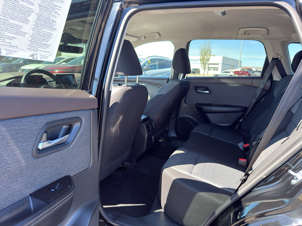 Certified 2023 Nissan Rogue SV AWD/4WD image 29