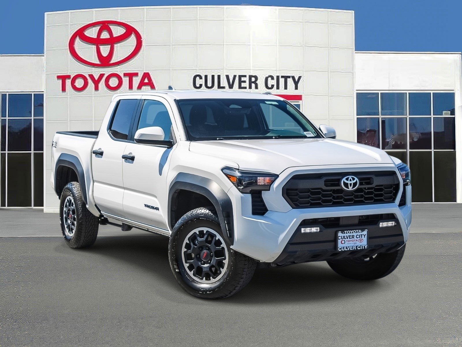Certified 2024 Toyota Tacoma TRD Off-Road image 1