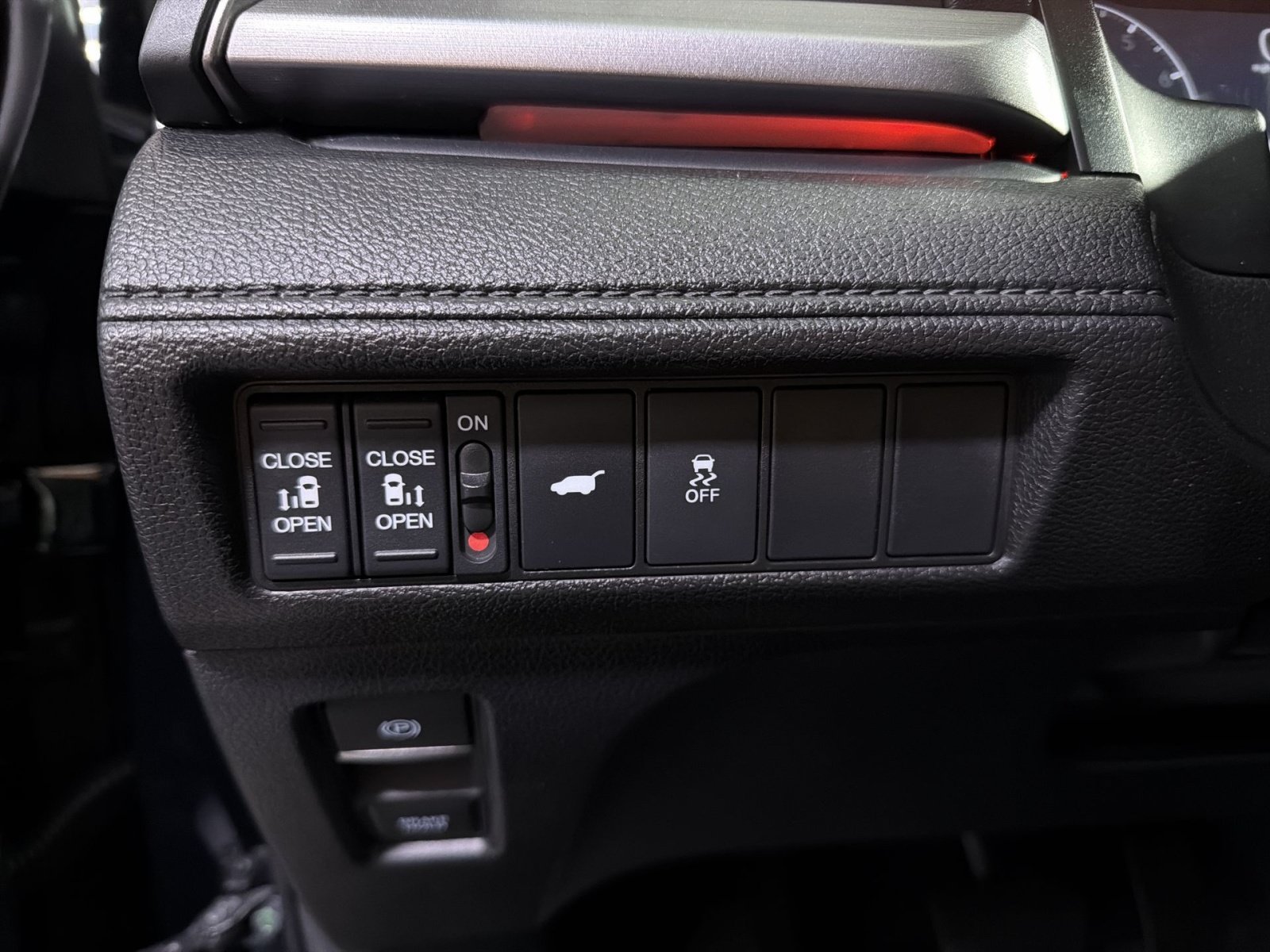 Used 2025 Honda Odyssey Sport-L image 29