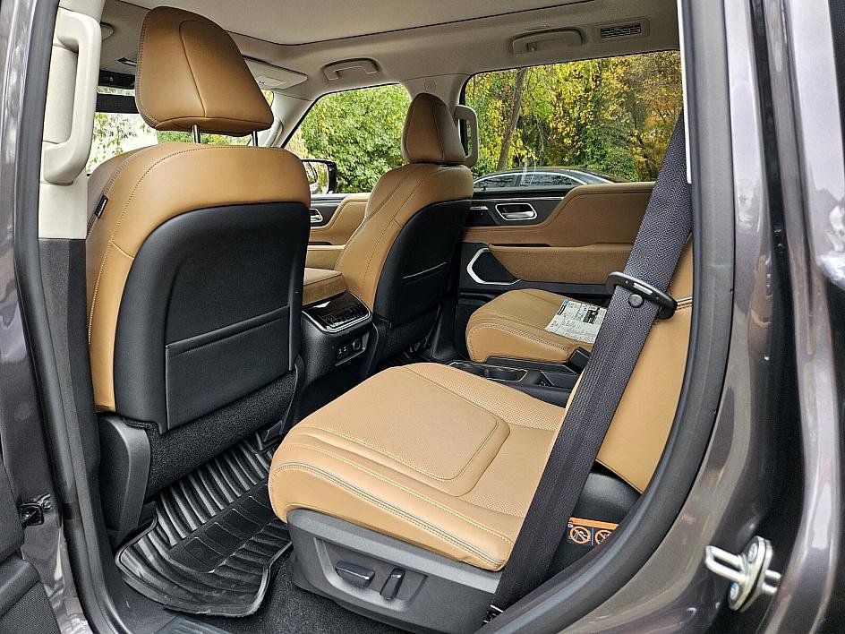 New 2026 INFINITI QX80 Luxe w/ Cargo Package image 8