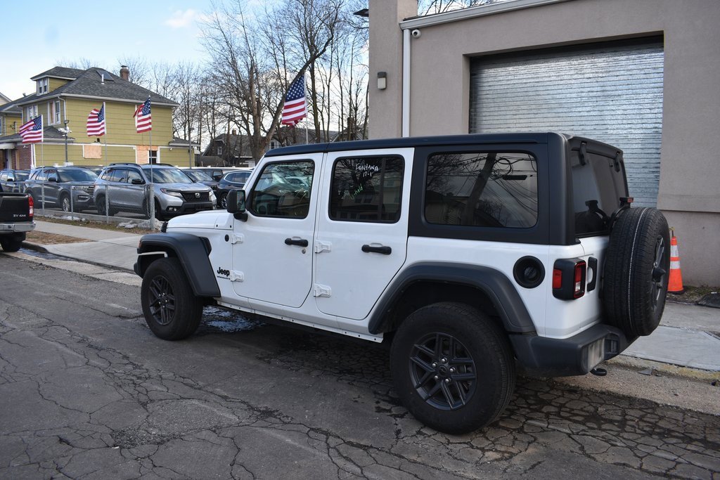 Used 2025 Jeep Wrangler Sport S image 8