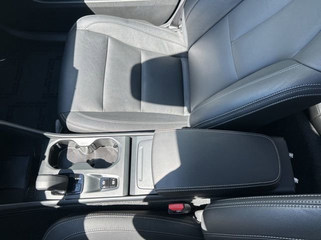 Used 2025 Volvo XC40 B5 Core AWD/4WD image 24