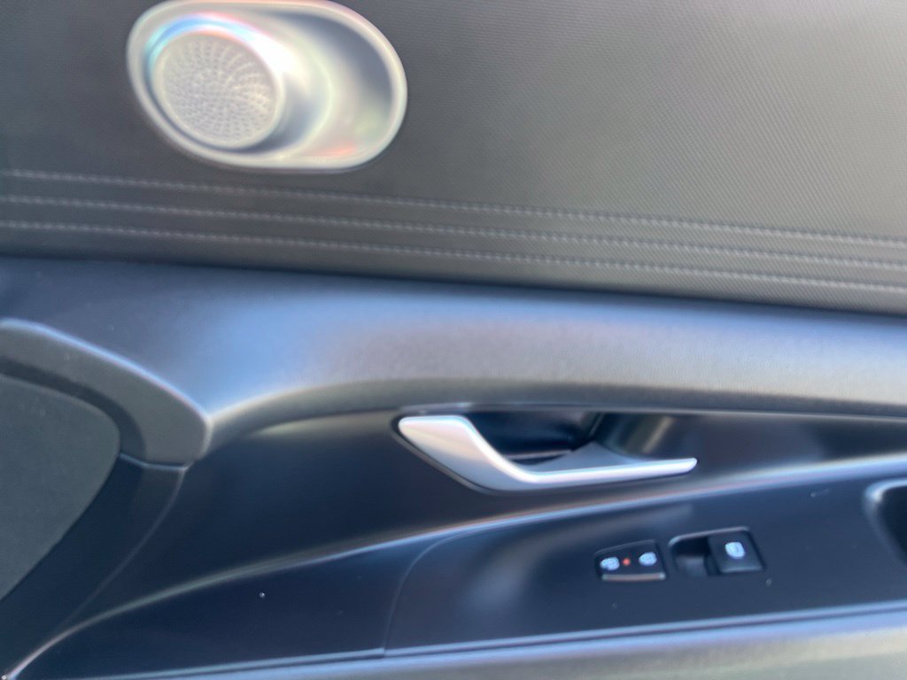 Used 2025 Hyundai Elantra Hybrid FWD image 30