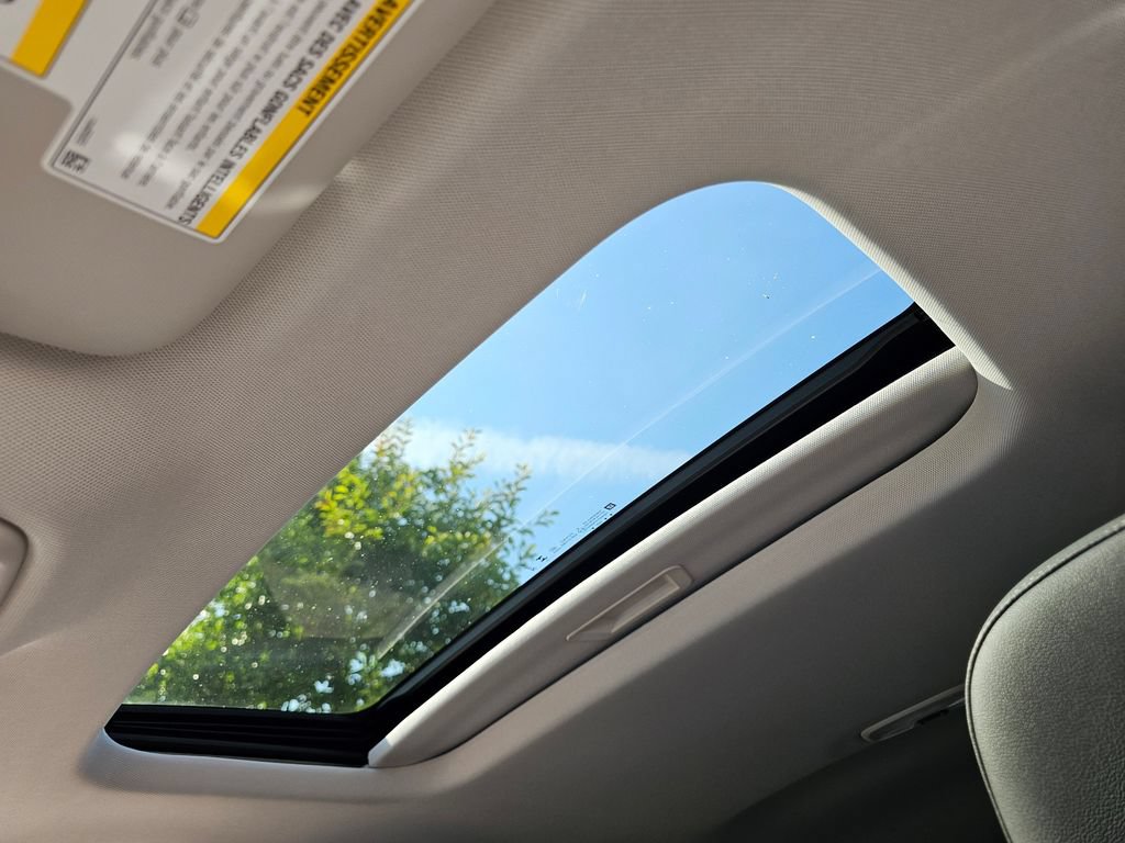 New 2026 Chevrolet Trax LT w/ Sunroof Package FWD image 37