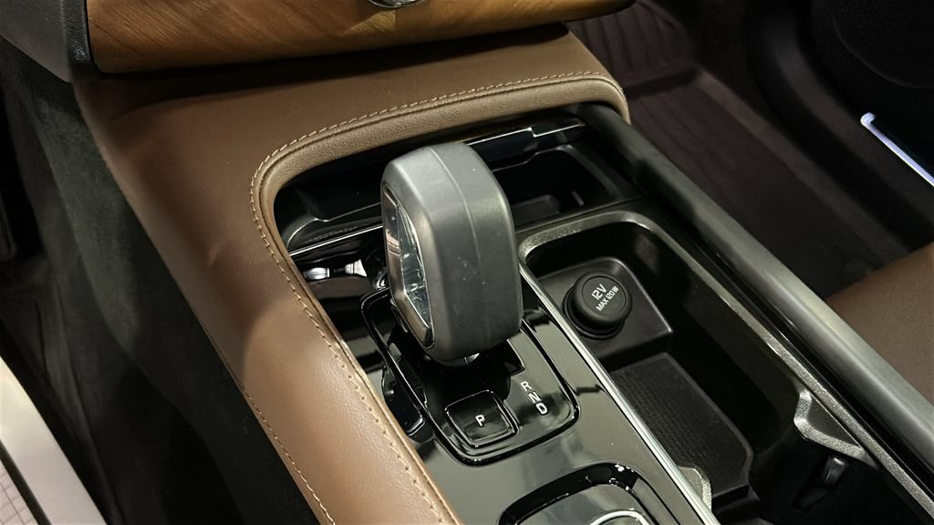Certified 2023 Volvo XC90 B6 Plus w/ Protection Package Premier AWD/4WD image 17