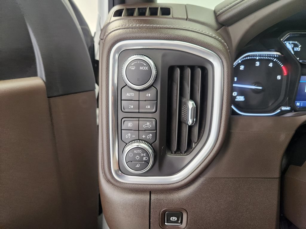 Used 2022 GMC Sierra 2500 SLT w/ SLT Preferred Package AWD/4WD image 21