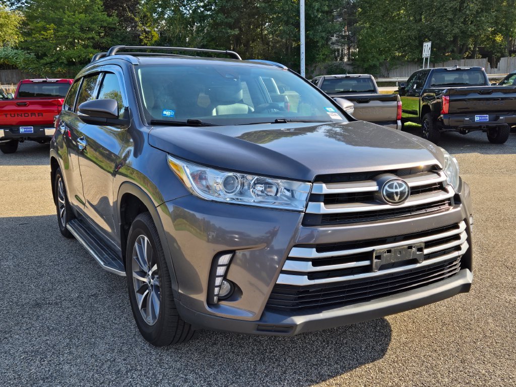 Used 2018 Toyota Highlander XLE AWD/4WD image 7