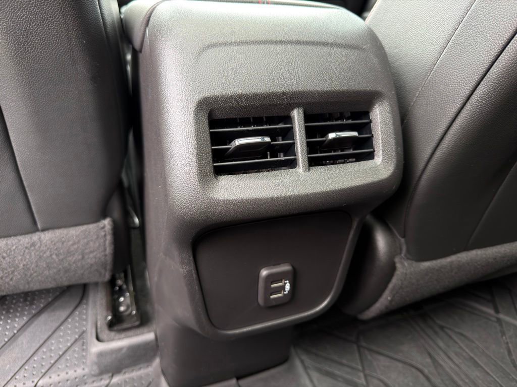 Used 2023 Chevrolet Equinox RS FWD image 35