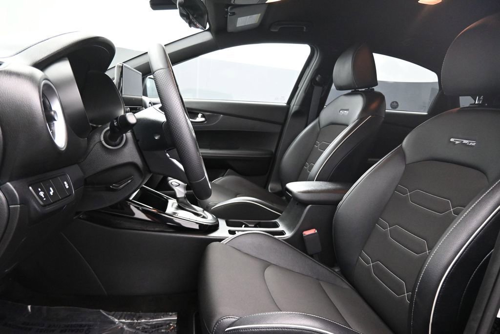 Used 2023 Kia Forte GT-Line w/ GT-Line Technology Package FWD image 11