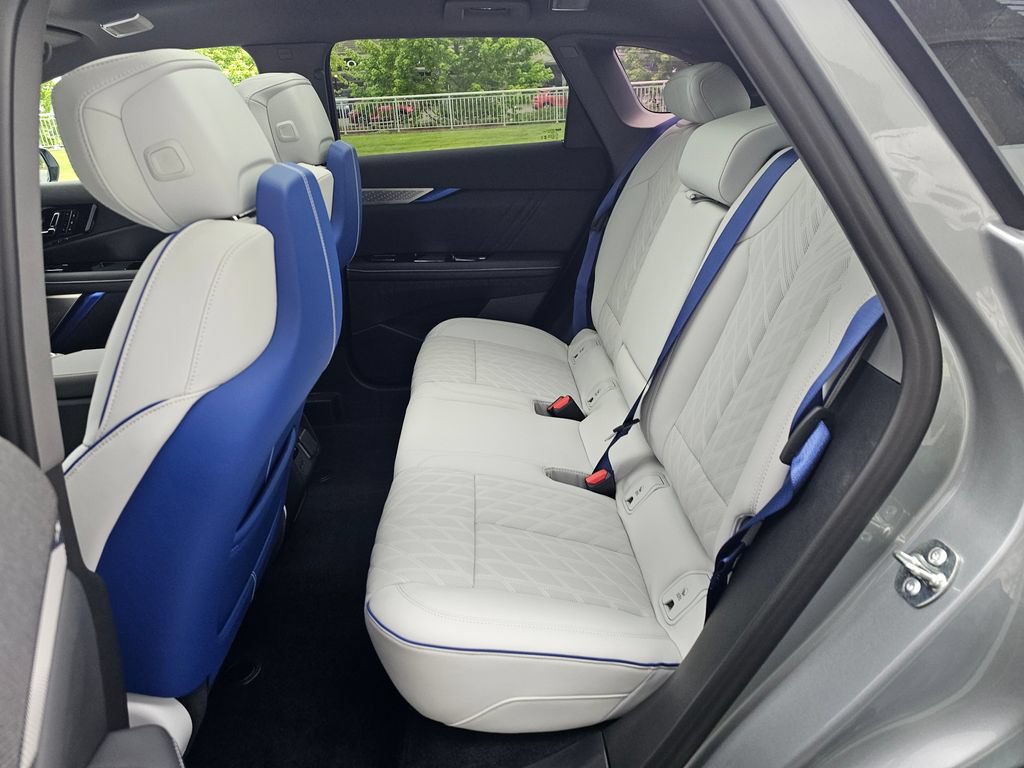 New 2026 Cadillac Optiq V AWD/4WD image 16