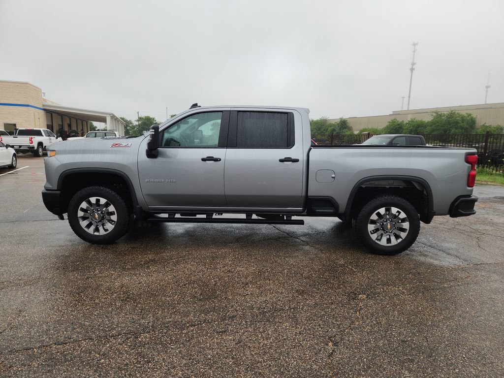 Used 2025 Chevrolet Silverado 2500 Custom w/ Custom Convenience Package AWD/4WD image 4