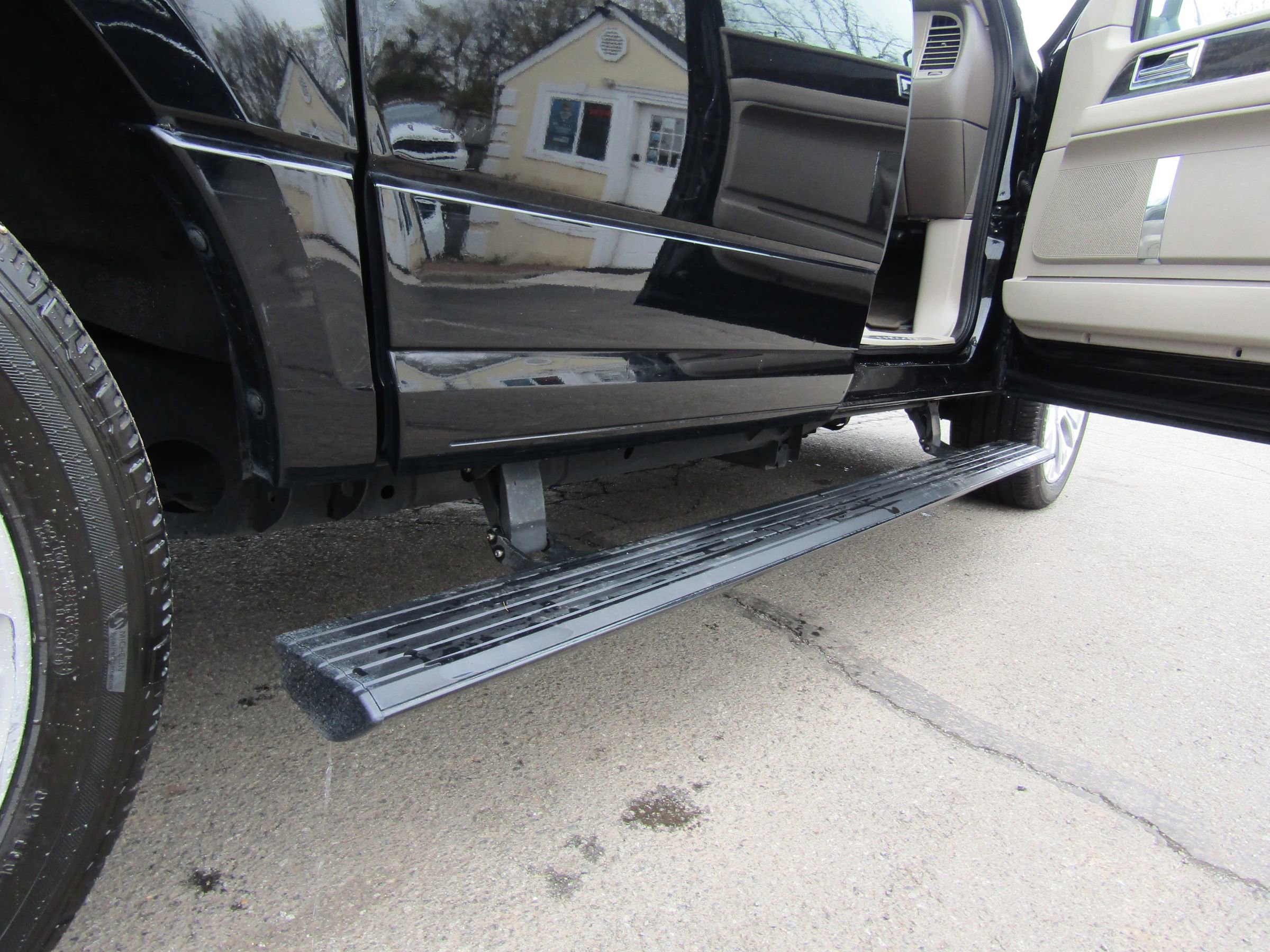 Used 2016 Lincoln Navigator L Select AWD/4WD image 12