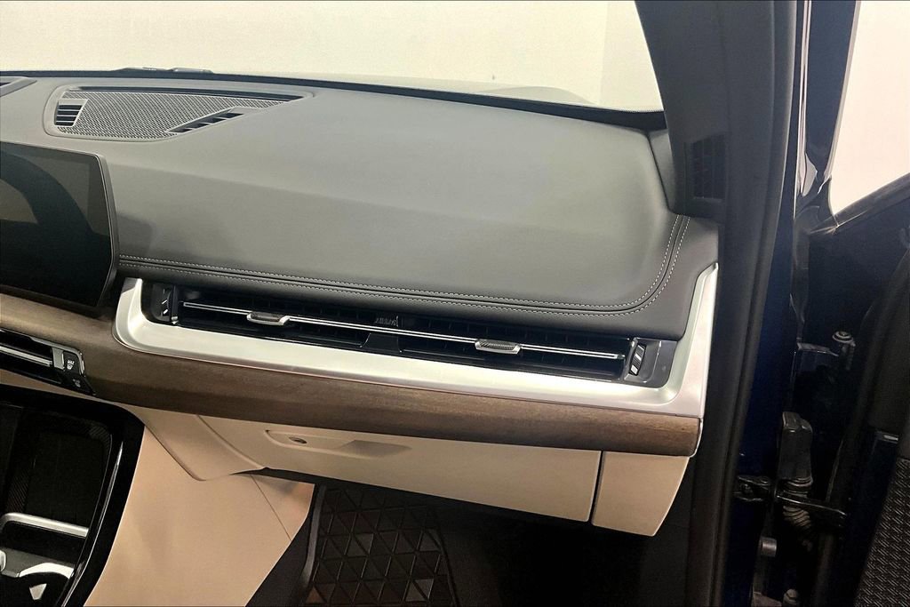 Certified 2025 BMW X1 xDrive28i w/ Technology Package image 16