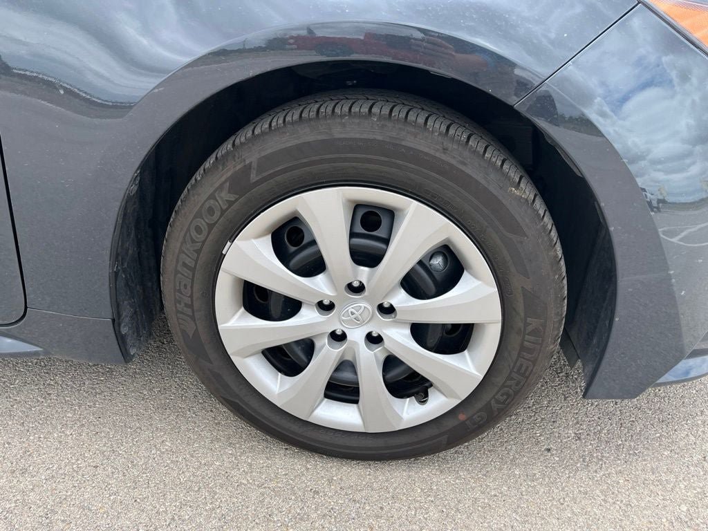 Used 2026 Toyota Corolla LE FWD image 10