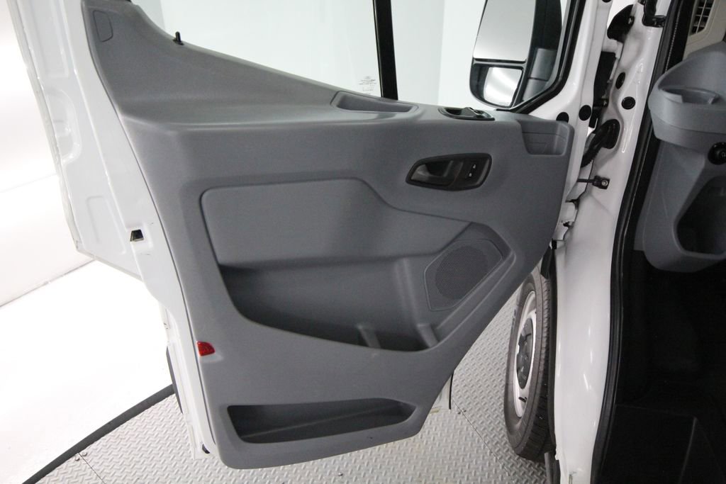 Used 2016 Ford Transit 150 130 Low Roof RWD image 28