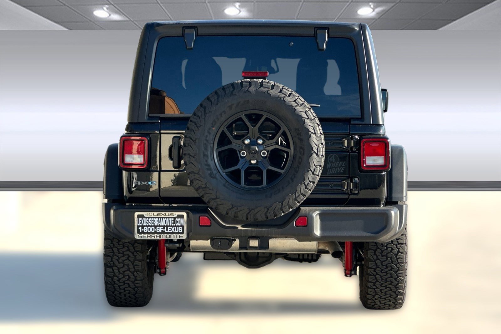 Used 2025 Jeep Wrangler Willys image 9