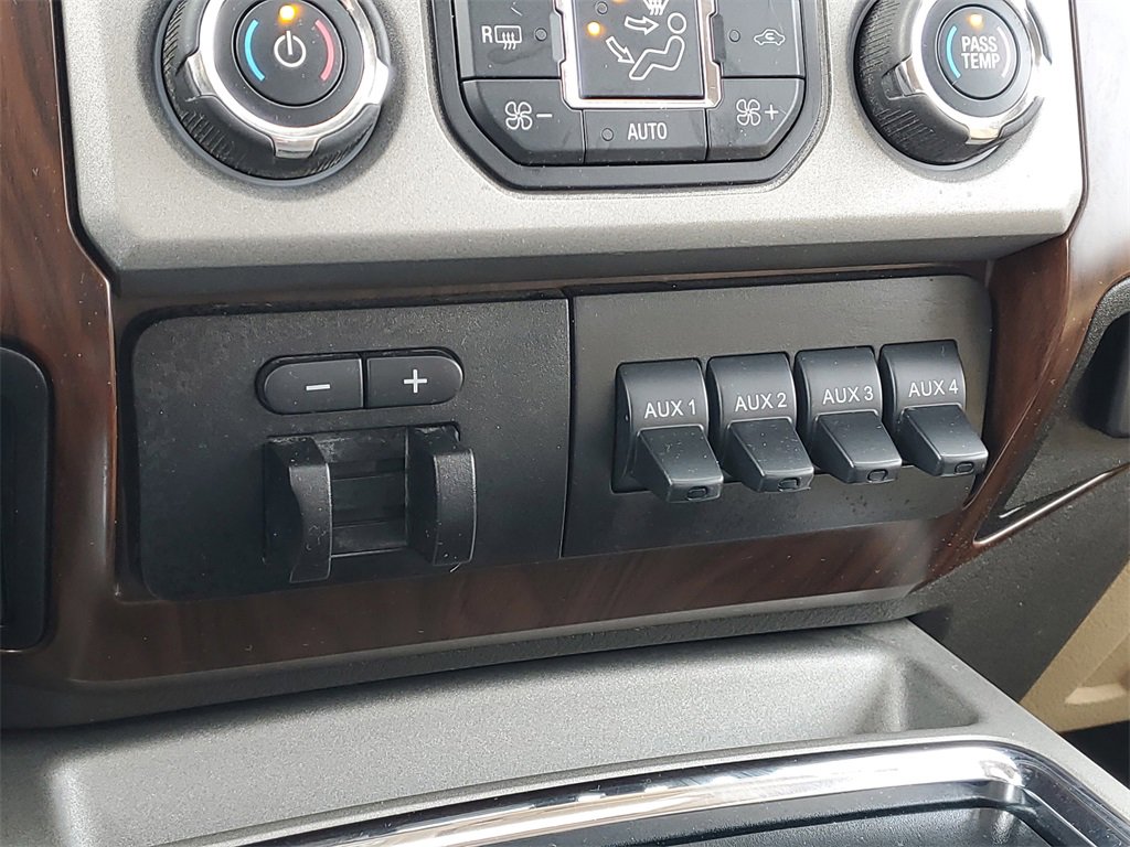 Used 2013 Ford F350 Lariat w/ Chrome Pkg image 26