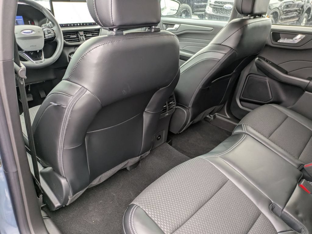New 2024 Ford Escape SE FWD image 40