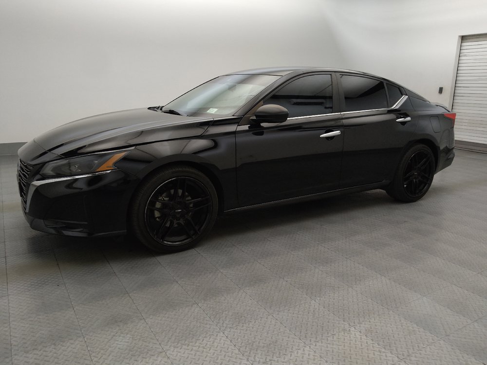 Used 2025 Nissan Altima 2.5 S FWD image 2