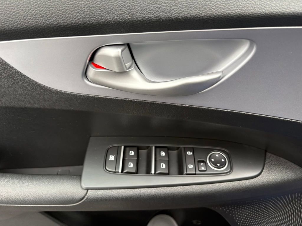 Used 2024 Kia Forte LXS w/ LXS Technology Package image 13