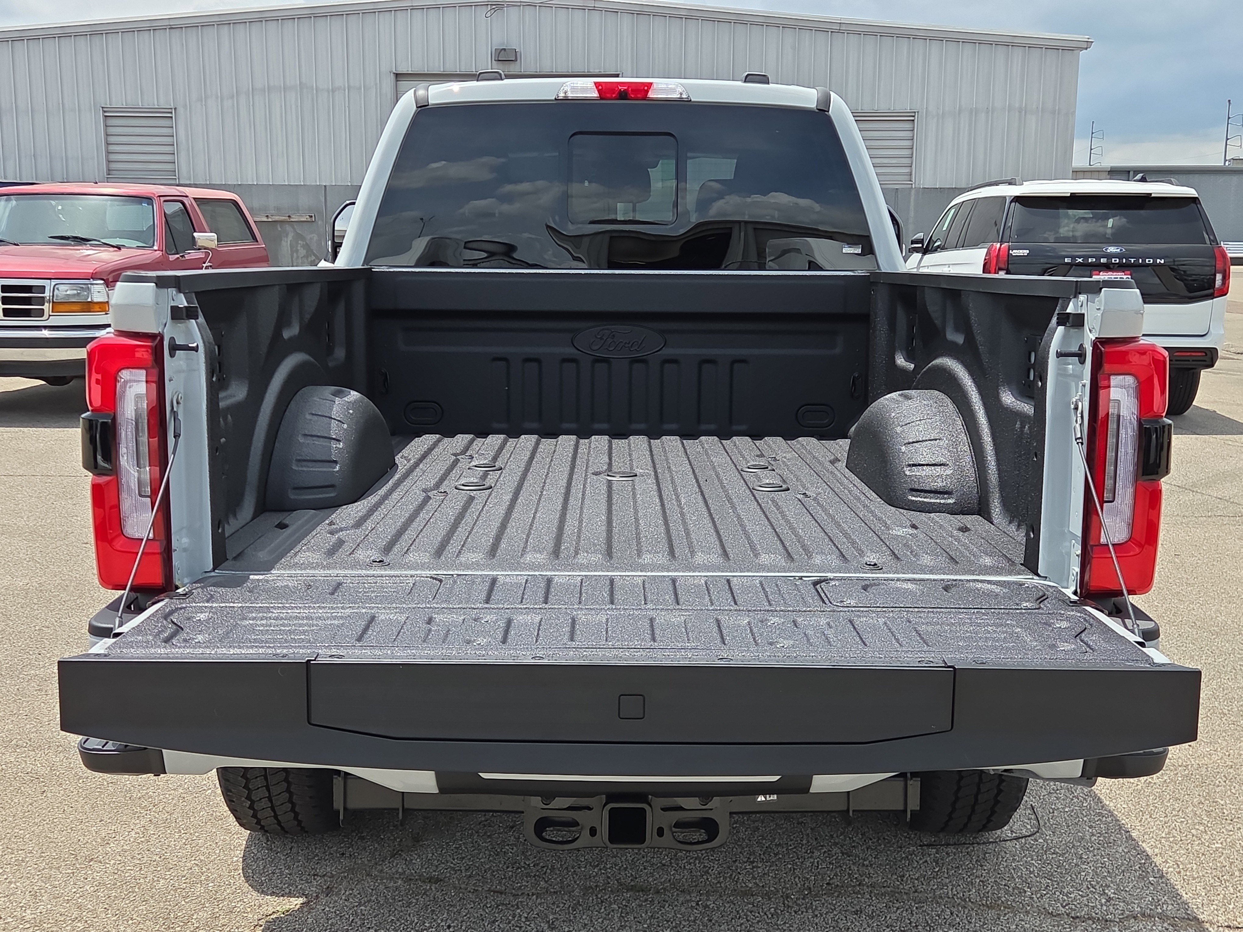 New 2026 Ford F250 Platinum w/ Platinum Plus Package AWD/4WD image 4