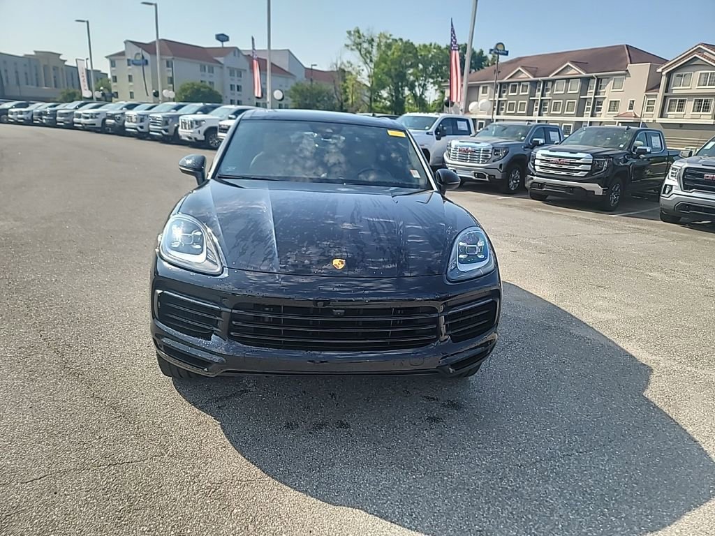 Used 2022 Porsche Cayenne AWD/4WD image 2