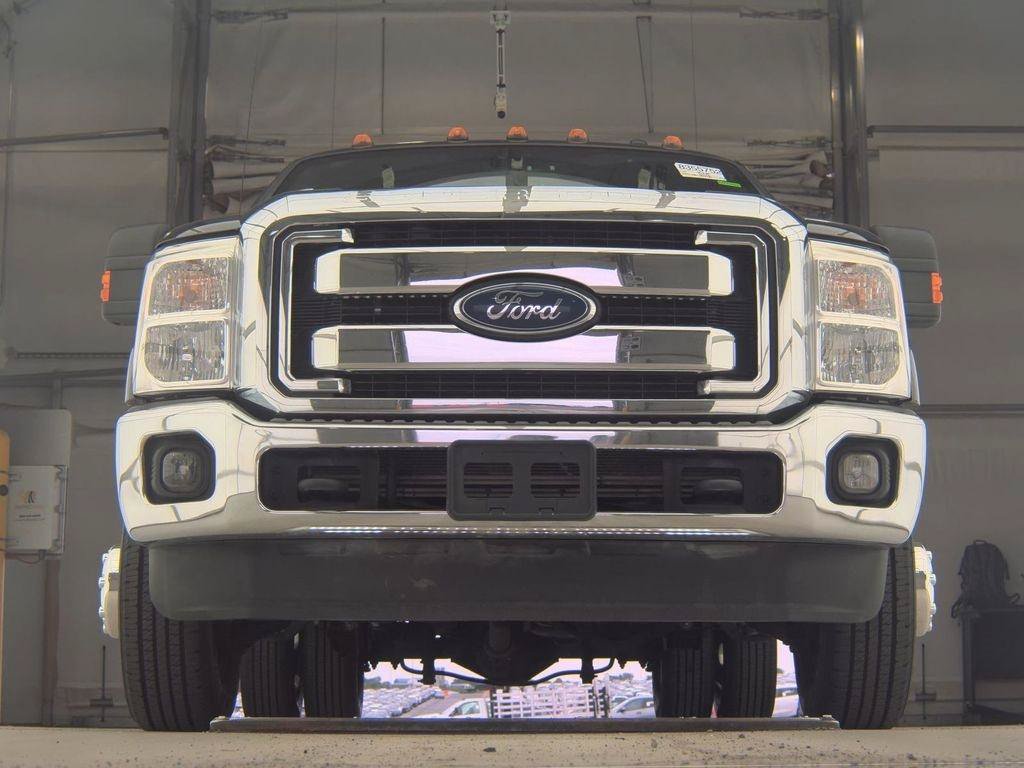 Used 2016 Ford F350 Lariat AWD/4WD image 3