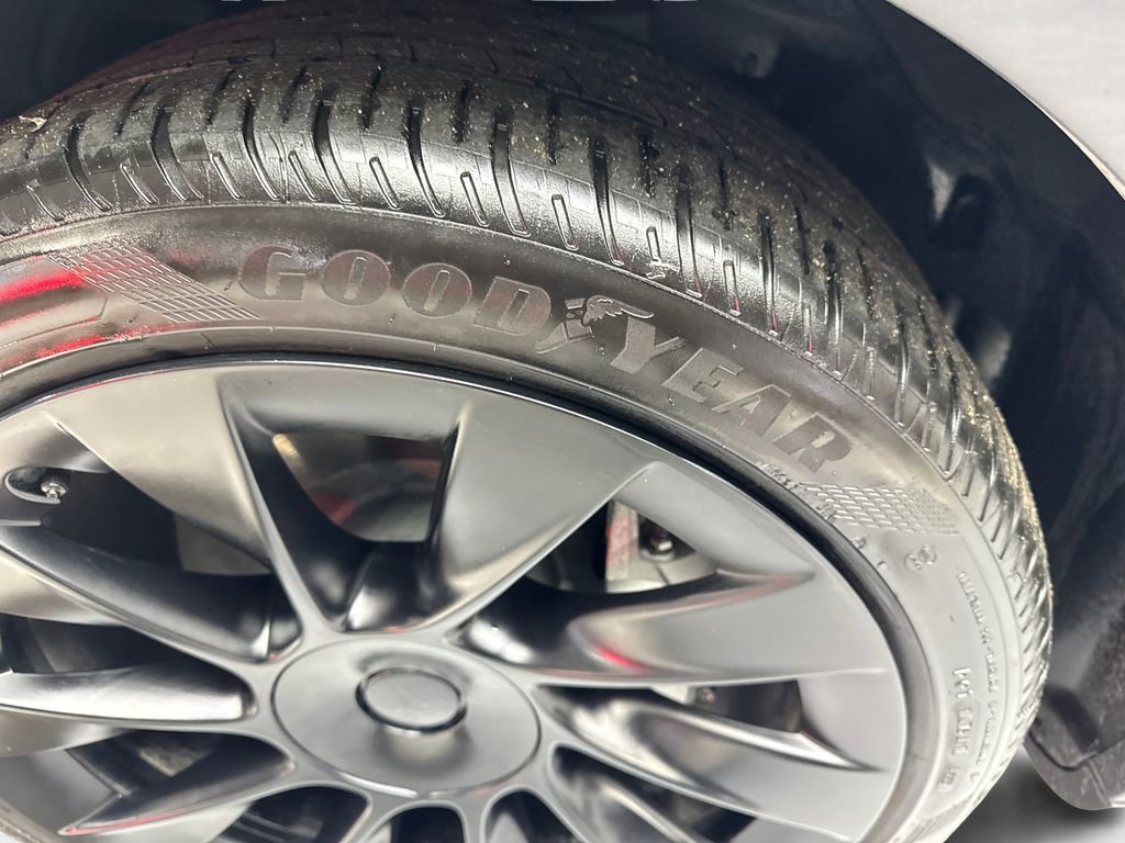 Used 2024 Tesla Model Y Long Range image 85