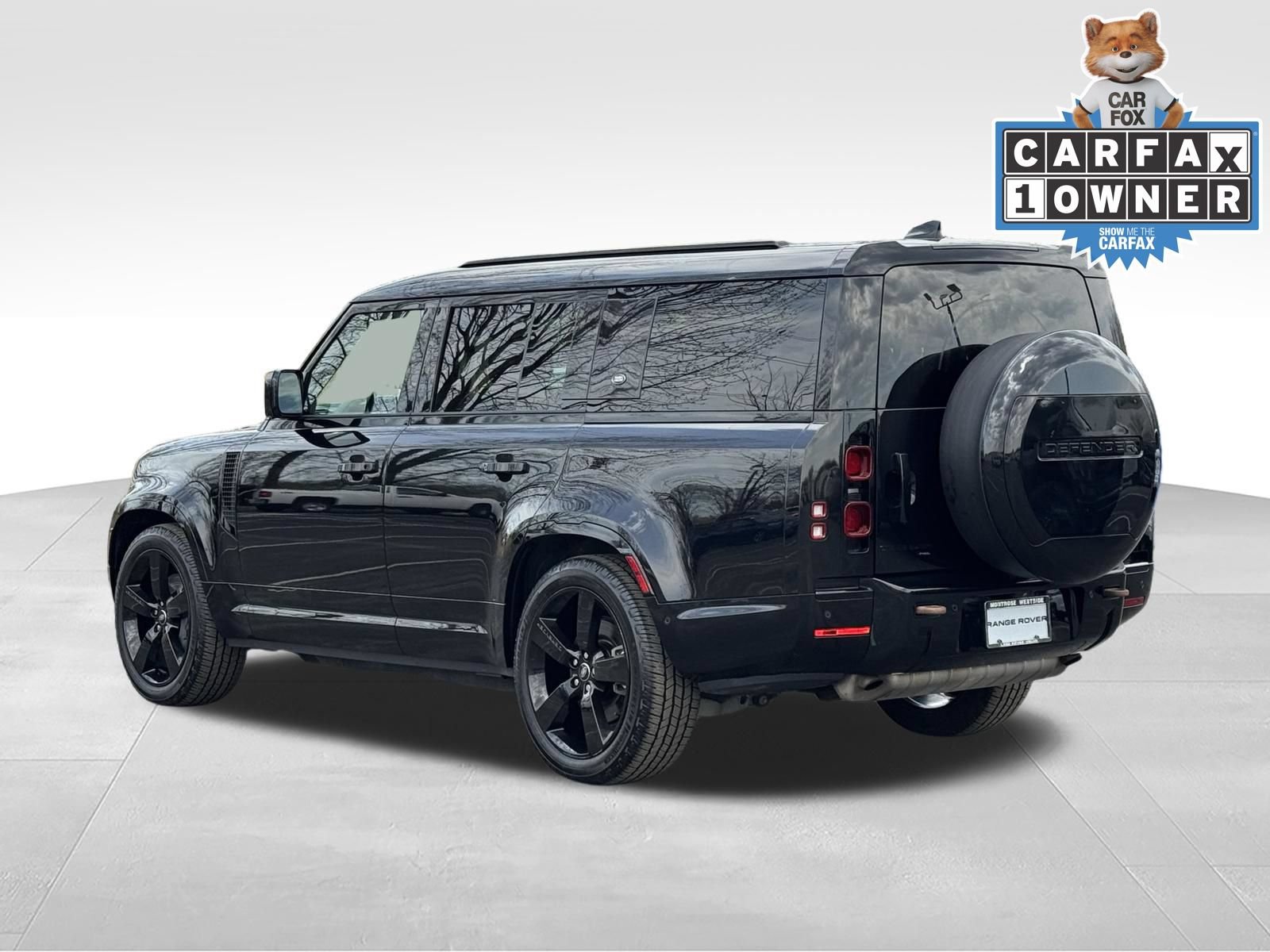 Used 2023 Land Rover Defender 130 X-Dynamic SE AWD/4WD image 7
