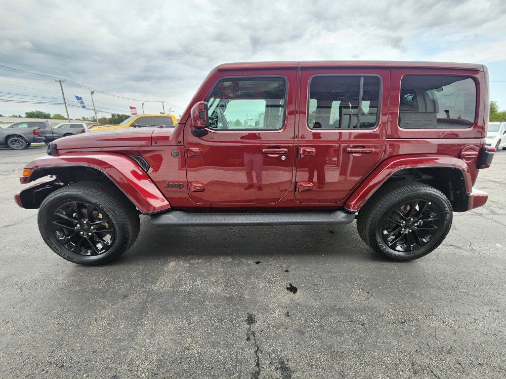 Used 2021 Jeep Wrangler Unlimited Sahara AWD/4WD image 6