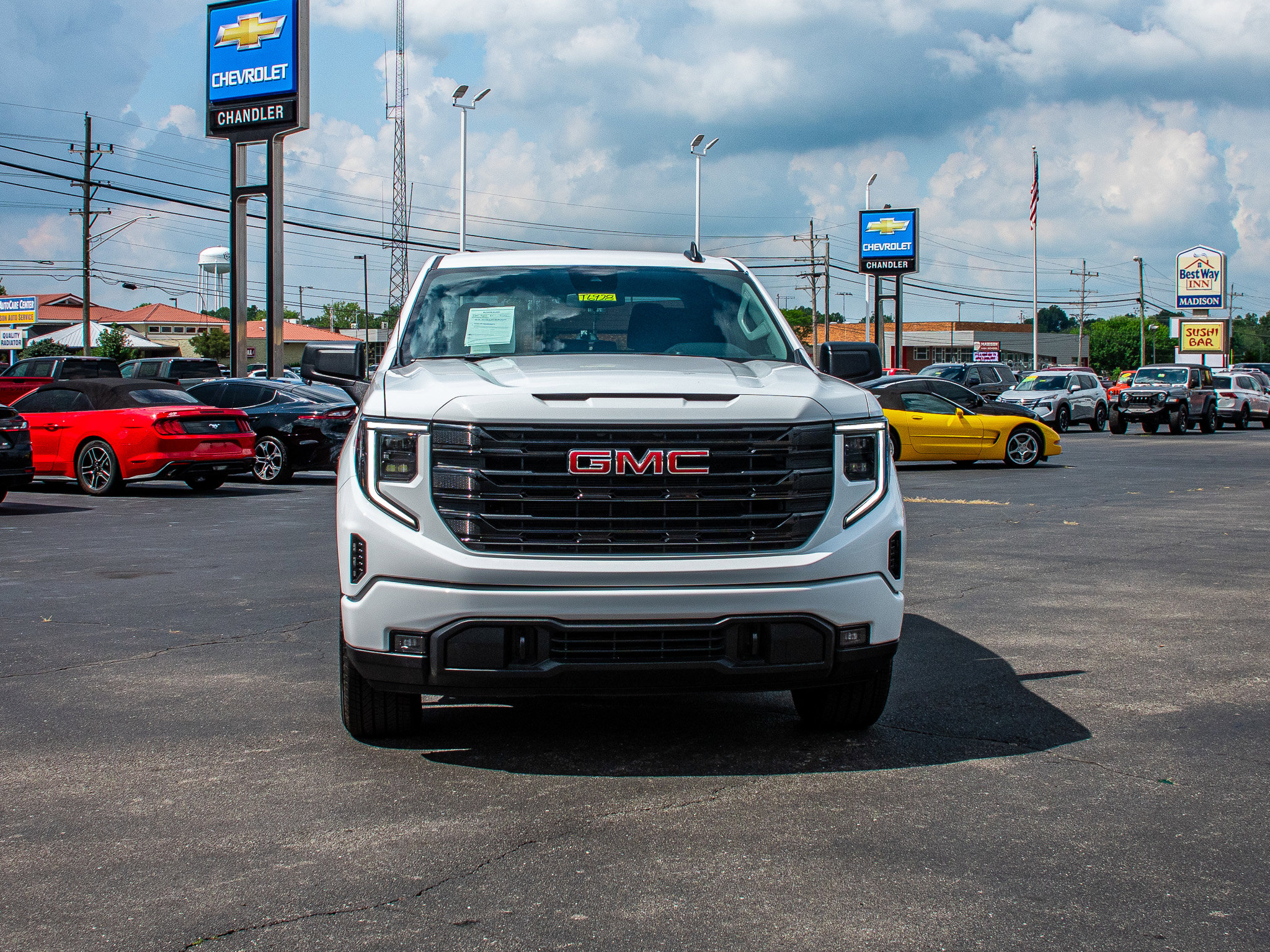 Used 2025 GMC Sierra 1500 Elevation image 2
