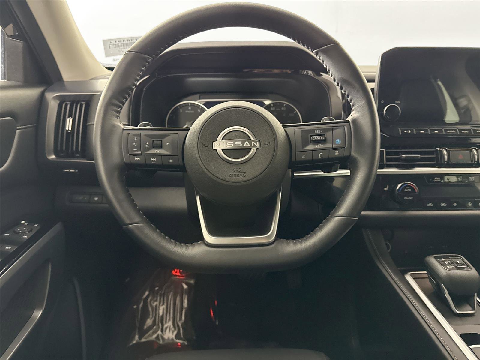 Used 2024 Nissan Pathfinder SL image 32