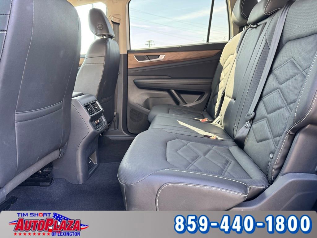 Used 2025 Volkswagen Atlas SE AWD/4WD image 37